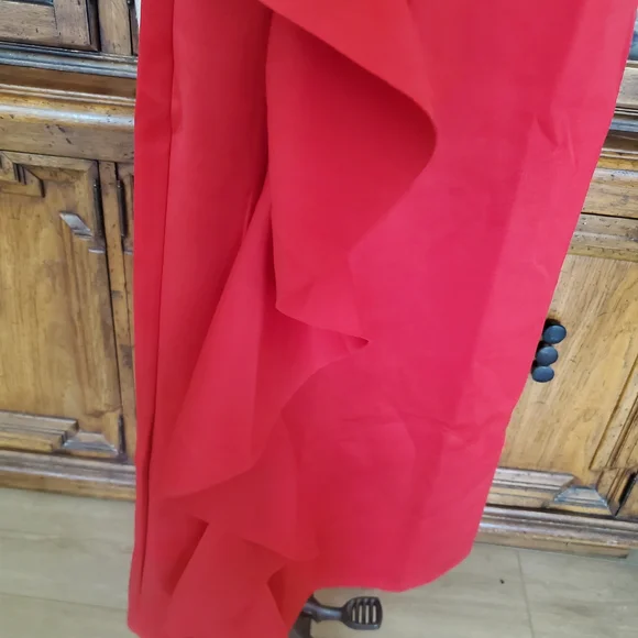 Sleeveless V-Neck Red Ruffle Midi Dress - Picture 8 of 10